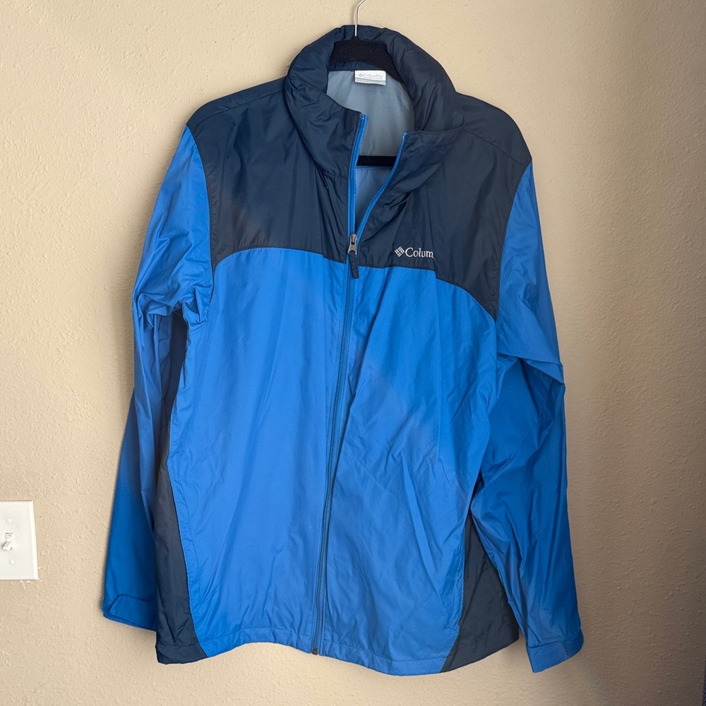 Columbia Men's Two-Tone Blue Windbreaker